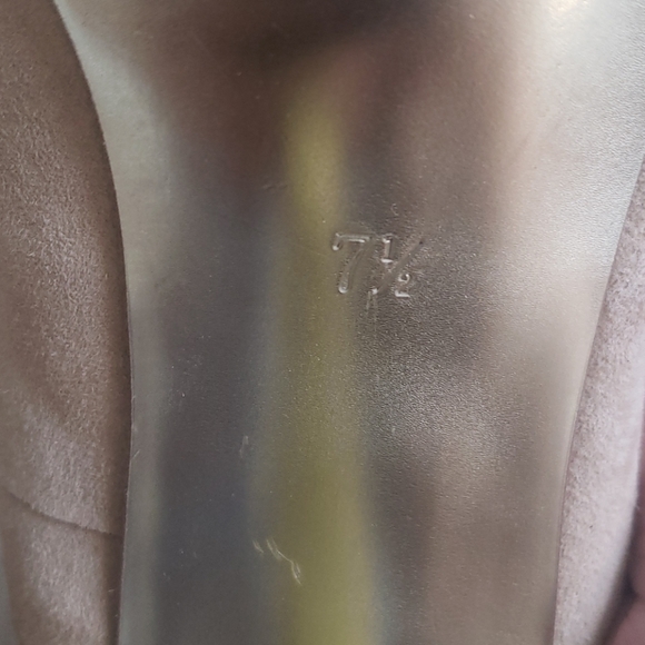 Charles David real suede tan heels - Picture 4 of 4